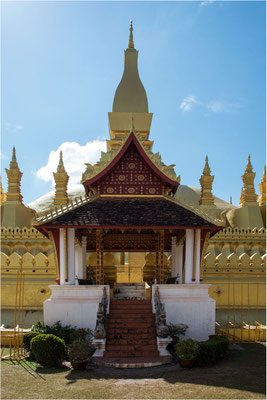 Wat That Luang 07