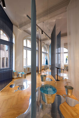 Ausstellungsansicht Circle of Water. Textilien im Fluss