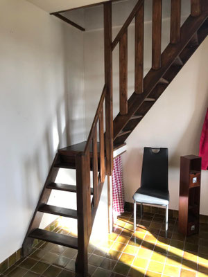 escalier pour l'accès à l'étage