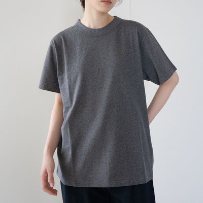 モデル身長：157cm　size3　color：metal heather
