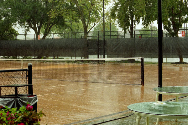Tennisplatz im Regen - Houston - 2003