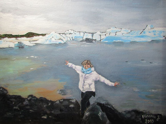 51 - Ma sœur au bord du lagon glacière du Fjallsarlon (Islande) (2019)