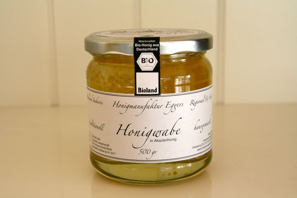 Honigwabe in Akazienhonig