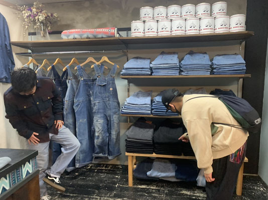 Spring Denim Pants Exhibition