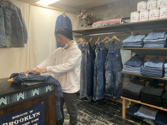 Spring Denim Pants Exhibition