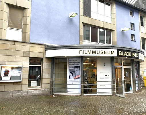 weiter geht es zum Filmmuseum wo uns der einzige Stern °of Fame° zu erklärt wurde
