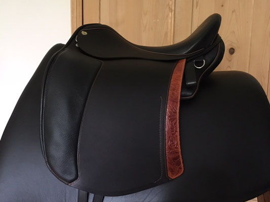 Schwarz, 2.Sattellatt Montana Cognac, Nähte/Keder Cognac