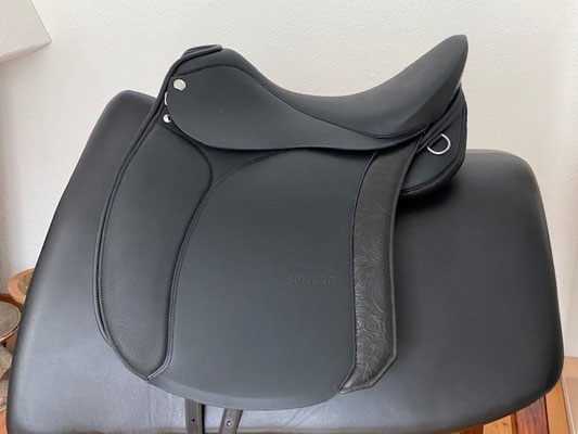Mit 2. Sattelblatt in Montana Schwarz