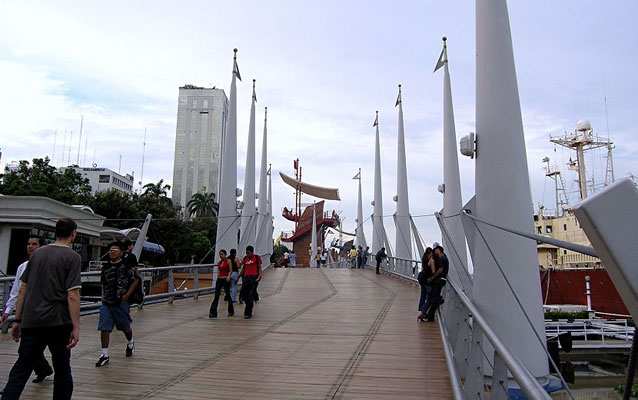 auf dem Malecón 2000