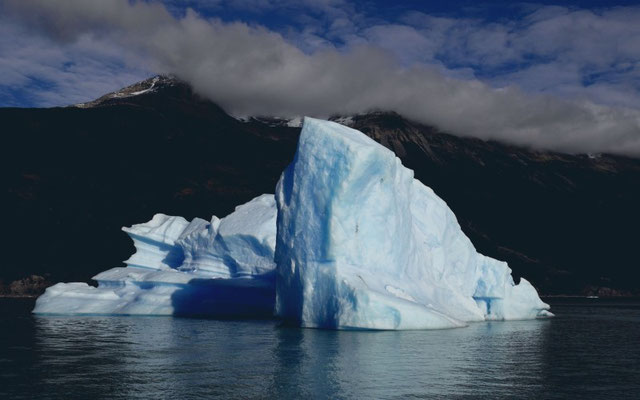 Eisberg vor dem Upsala-Gletscher   