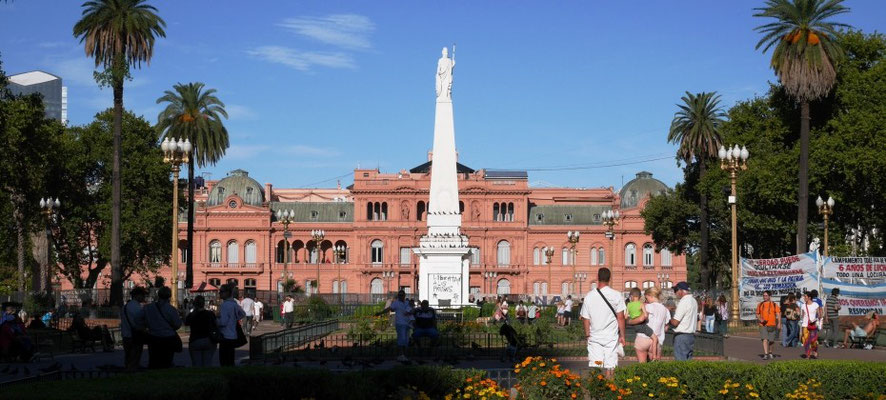 Das Casa Rosada (argentinischer Präsidentenpalast) am Plaza de Mayo