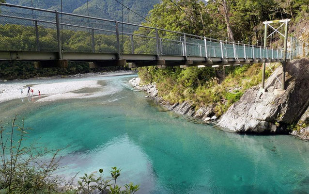 Hängebrücker über den Blue Pools im Mount Aspiring National Park
