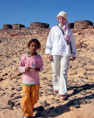 Beduinenmädchen (das linke)