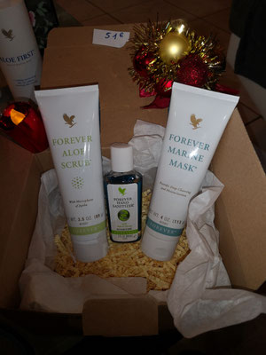 Soin visage, gommage et Mask, avec un gel nettoyant pour les mains à l aloe pour une meilleur hydratation même après plusieurs utilisation n' asséche