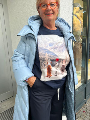 Daunenmantel Montereggi 429€, Shirt Bastille 119€, Hose Cambio 189,90€