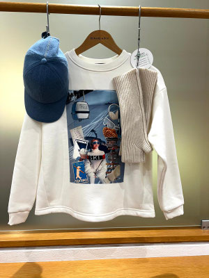 Sweatshirt Romeo&Giuletta 229€, Cashmere-Stulpen Ftc 139€, Baseballcup (Cashmere) Henry Christ 86€