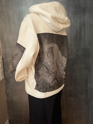 Howdy Bastille 279€