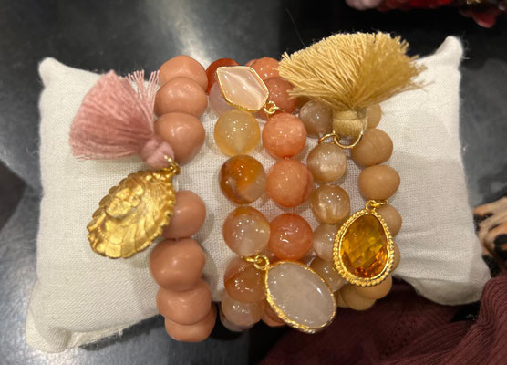 Armbänder Lumisha je 19,95€