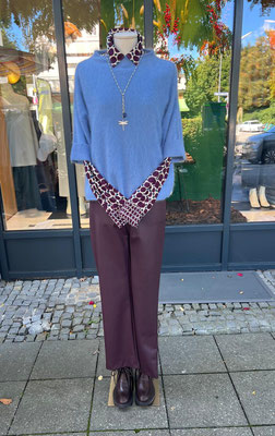 Bluse 0039italy 179€, Strick Henry Christ 499€, Lederhose Seductive 269€, Kette abeautifulstory 49,95€