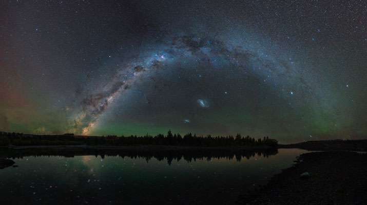 Milkyway Panorama bestehend aus 7 Aufnahmen für den Himmel mit Nachführung bei 14mm Hochformat, 4 Aufnahmen Querformat für den Vordergrund ohne Nachführung