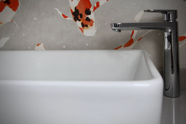 BATHROOM / BAD