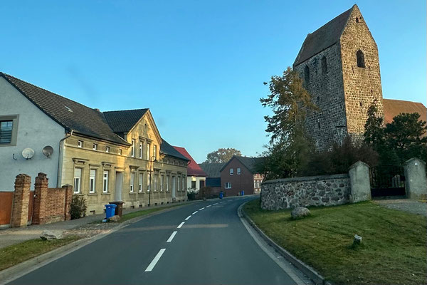 KLÄDEN