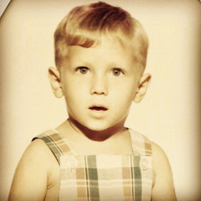 Adorable little Papa J! Doesn't he look so much like Nick in this one? 