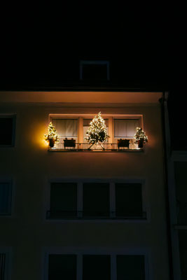 351/365: 17.12.2025 - Balkonbeleuchtung
