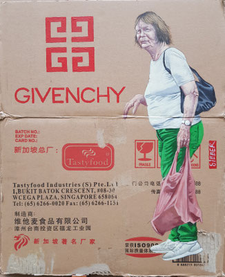 Gemälde 786,GIVENCHY TASTY FOOD,Acryl auf Verpackungskarton ,2023,45 x 36 cm