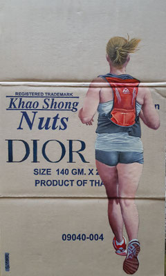 Gemälde 868,NUTS DIOR, Acryl auf Verpackungskarton,2025, 45 x 27 cm