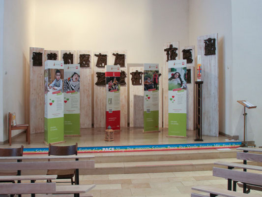 Wanderausstellung ›Zusammen Perfekt‹ in der Kapuziner-Kirche in Bingen