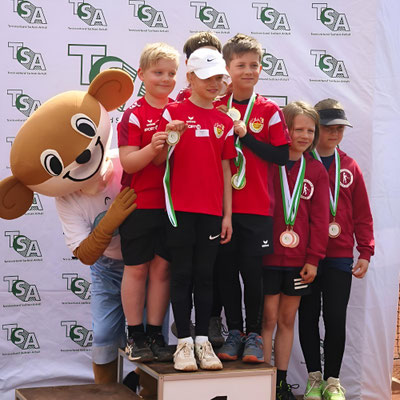 Kinder des 1. TC Magdeburg beim Tennisturnier Talentinos Team Challenge U8 und U9 beim TC Sandanger
