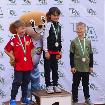 Kinder des 1. TC Magdeburg beim Tennisturnier Talentinos Team Challenge U8 und U9 beim TC Sandanger