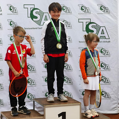Kinder des 1. TC Magdeburg beim Tennisturnier Talentinos Team Challenge U8 und U9 beim TC Sandanger