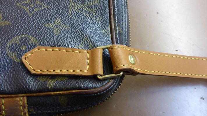 neue Schulterriemenbefestigung bei einer Louis Vuitton Handtasche