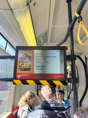 Am Infoscreen in Wiens Öffis
