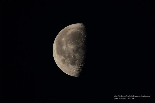 La cara izquierda de la luna (justo antes del amanecer