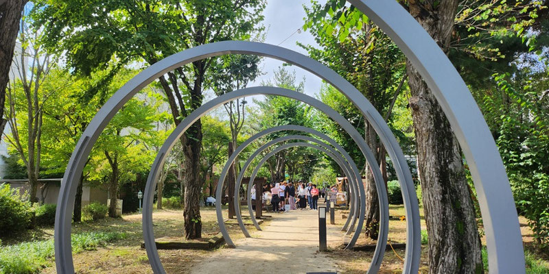 Rings sculpture 