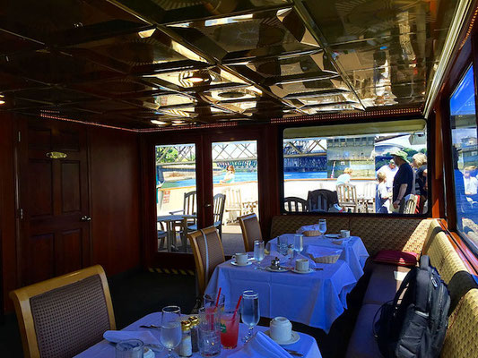 upstairs dining room portland river cruises willamette star