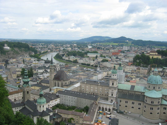 Oben angekommen hat man einen schönen Blick über Salzburg.