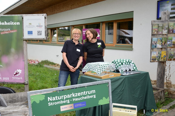 Die stellvertretende Geschäftsführein vom Naturpark, Frau Zürn und ihre Kollegin, die die Veranstaltung organisiert und begleitet haben