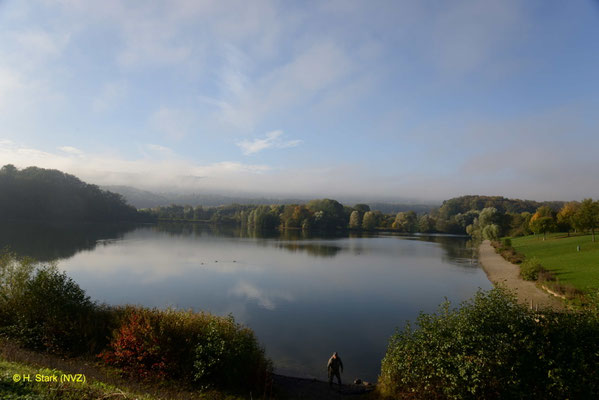 Herbsteindruck beim Naturparkzentrum auf den Stausee Ehmetsklinge