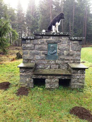 Adolf-Weiß-Denkmal