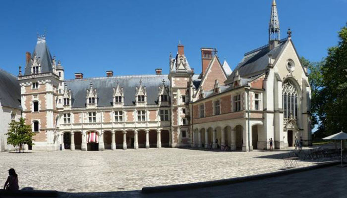 Innenhof des Château (Panoramabild)