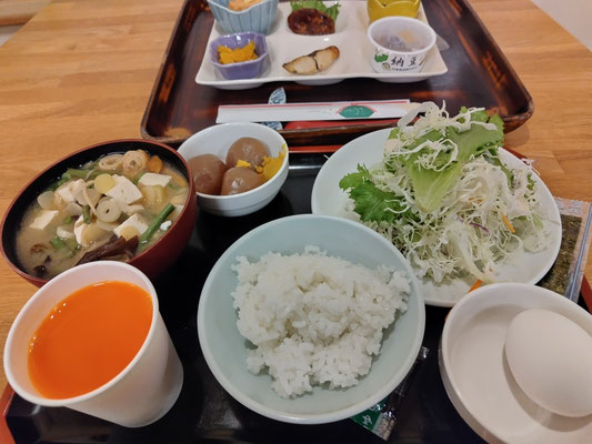 材木栄屋の朝食