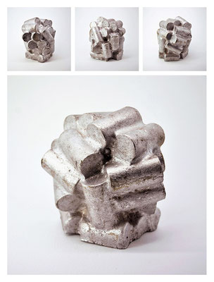 M2TXY16V1097 aluminium, 10,5x11x9,5 cm, 2016