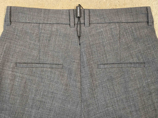 Ashley 6318042300-W5-086-back pockets