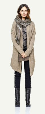 Cardigan 1049-10, Shirt 104-3, Pants 1051-101, Scarf 198-15