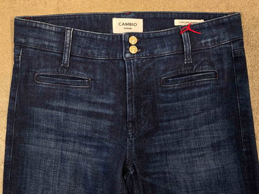 Tessa 9151008202-W5-5036-front pockets