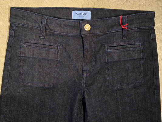 Tess cropped 9157008613-W5-5006-front pockets